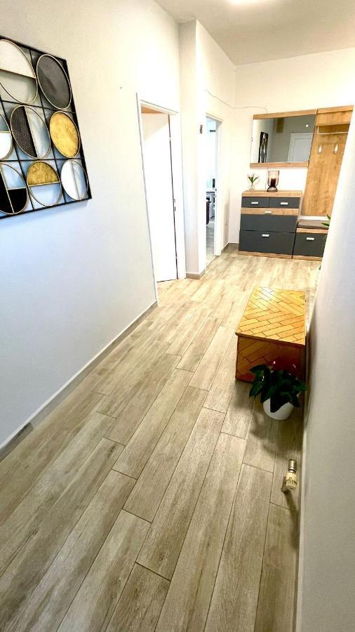 Apartment For 6 + Free Parking Place Zadar Eksteriør bilde
